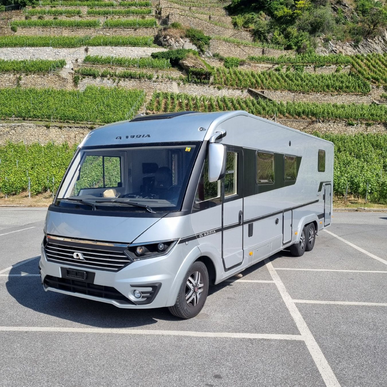 Mobilhome: Adria sonic 810 suprême – Usato da Uvrier venduto da sal_t22d 1