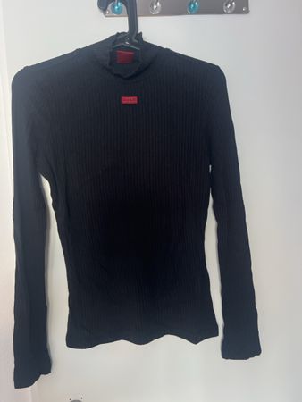 Hugo Langarmshirt schwarz gerippt Grösse S guter Zustand