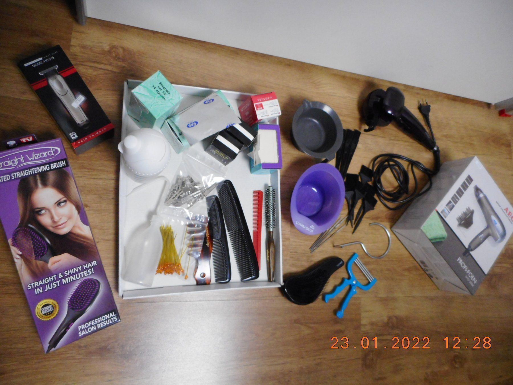 Tutti gli attrezzi: COIFFEUR Starter Set div. Neues Arbeits Material NEU – Nuovo (secondo la descrizione) da Holziken venduto da Rupe 7