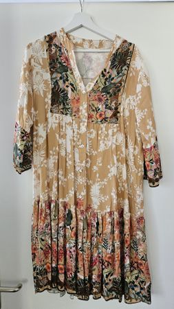 Blumiges Sommerkleid