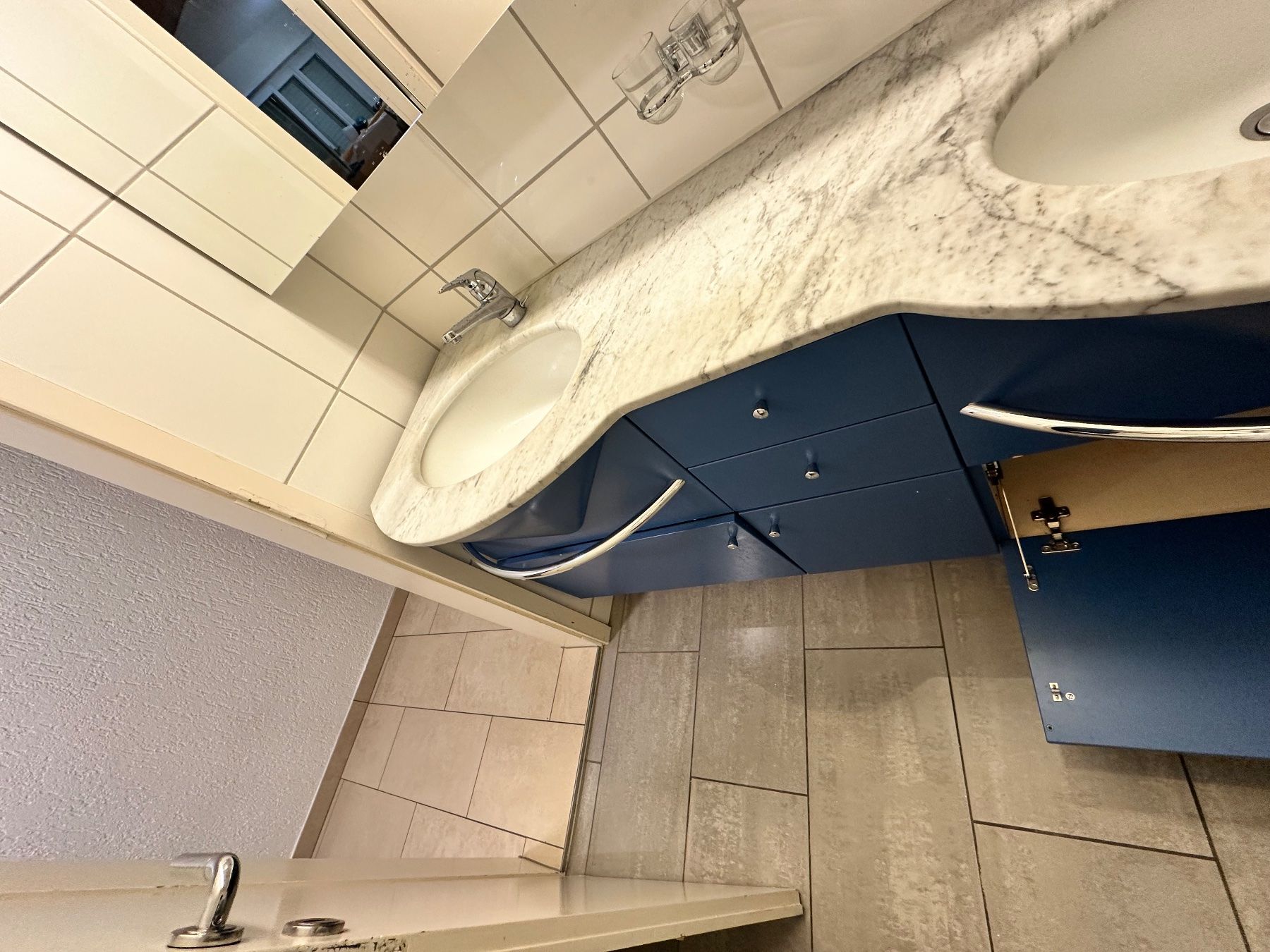 Mobili per bagno: WC Waschtisch, Möbel – Usato da niederhasli venduto da rami016 3
