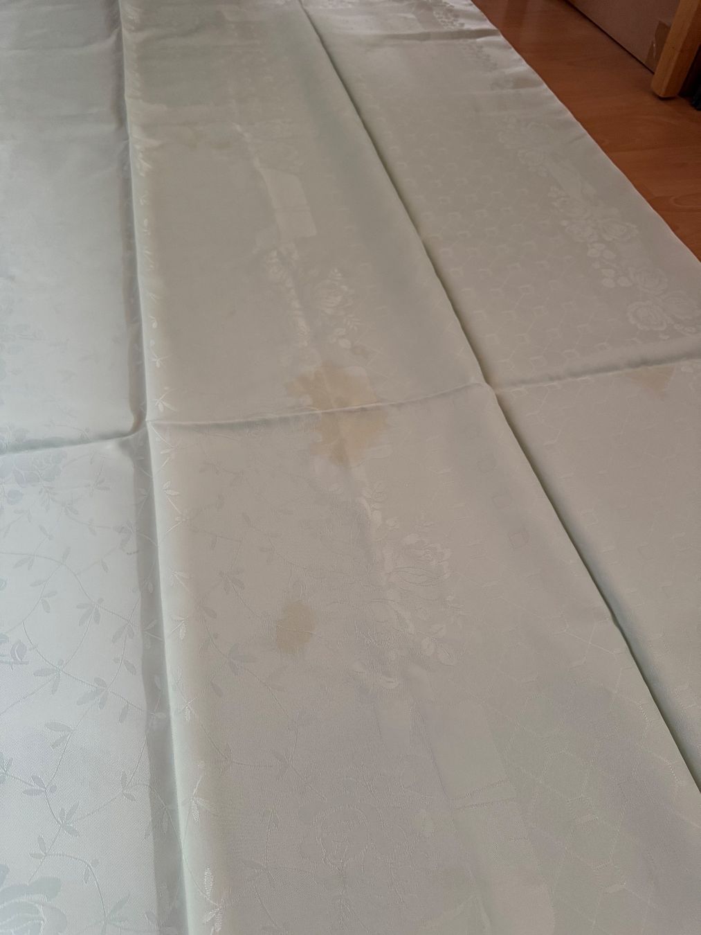 Altra biancheria da tavola: sehr grosse Tischdecke – Usato da Grosswangen venduto da Second_hand_paradise 2