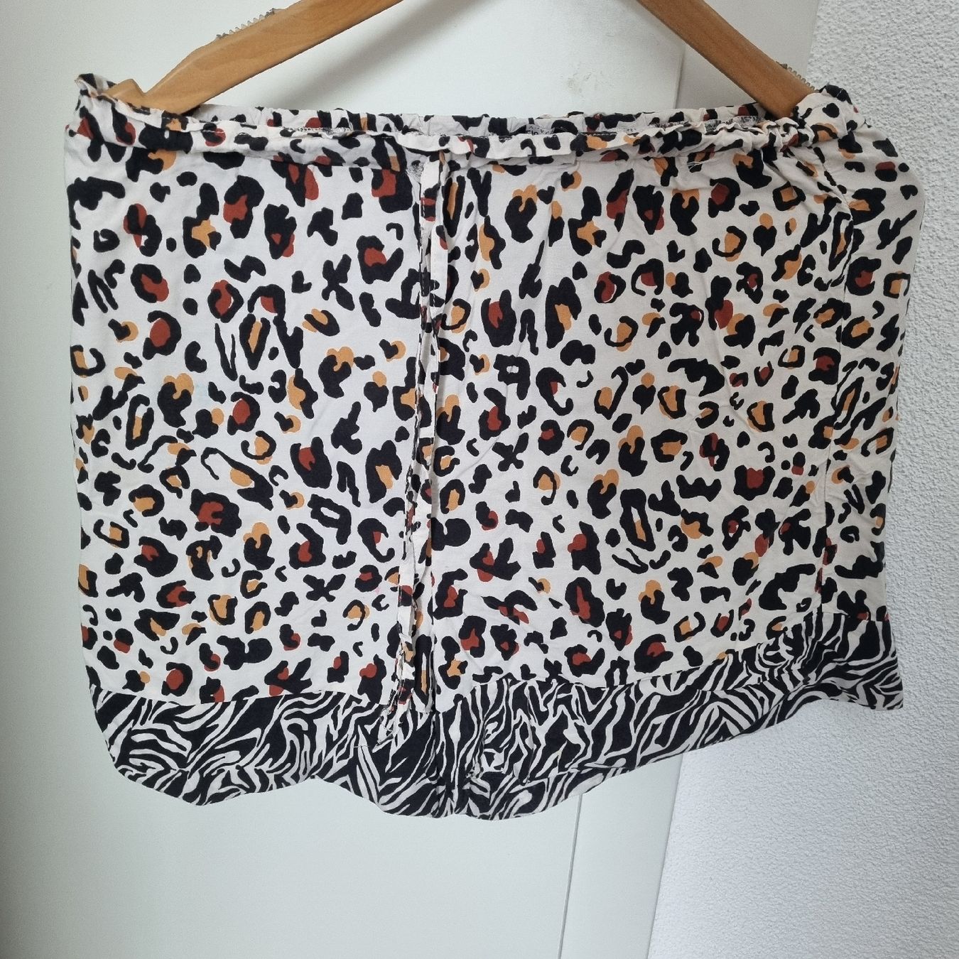 Pantaloni: Liu Jo Shorts S – Usato da Aettenschwil venduto da jepe24