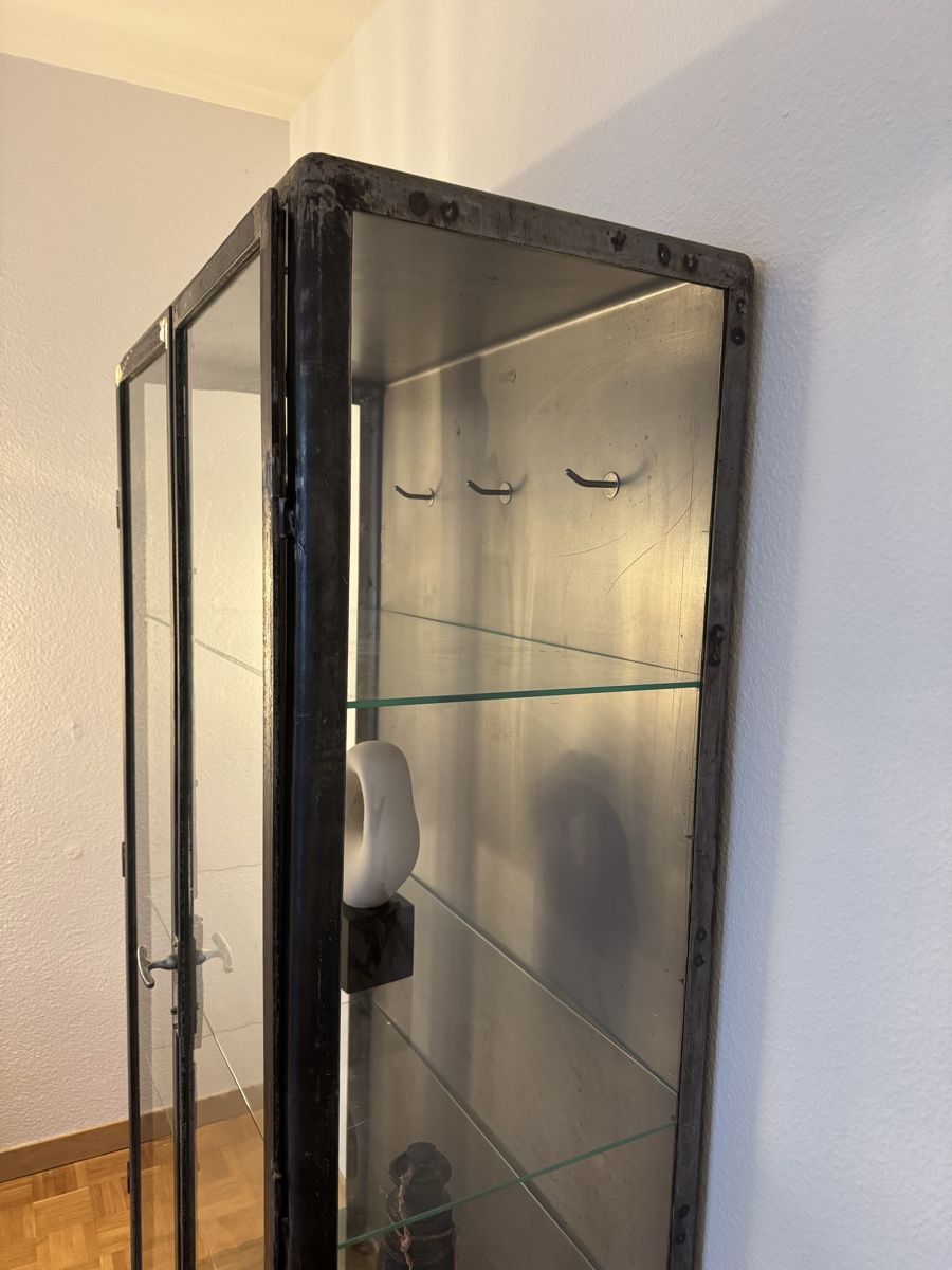 Vetrine: Vintage Vitrine - Industrial Design – Usato da Horgen venduto da BonnieBerlin 1