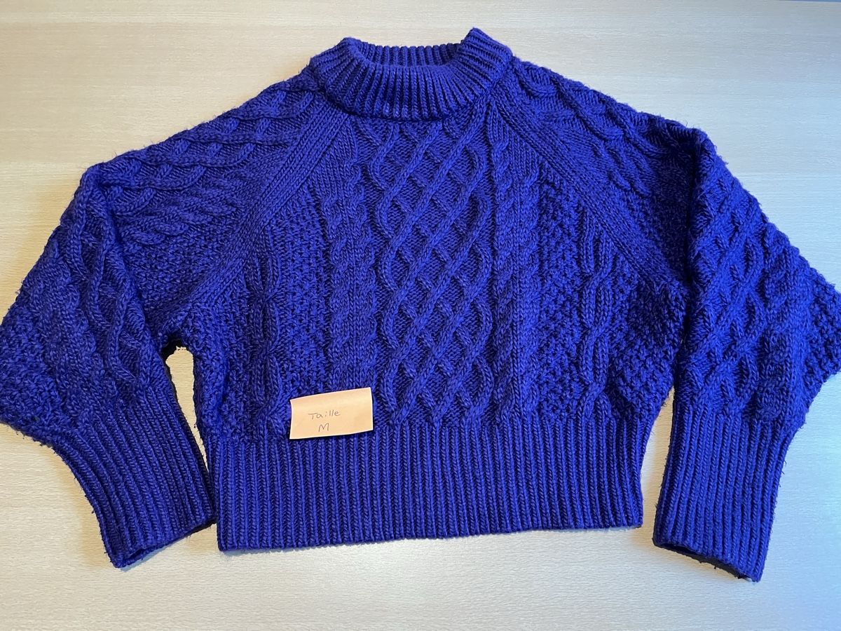 Lotti & Set di vestiti: Set de 5 pulls hiver fille style crop tailles S-M – Usato da Romont FR venduto da cat_j6ww 1