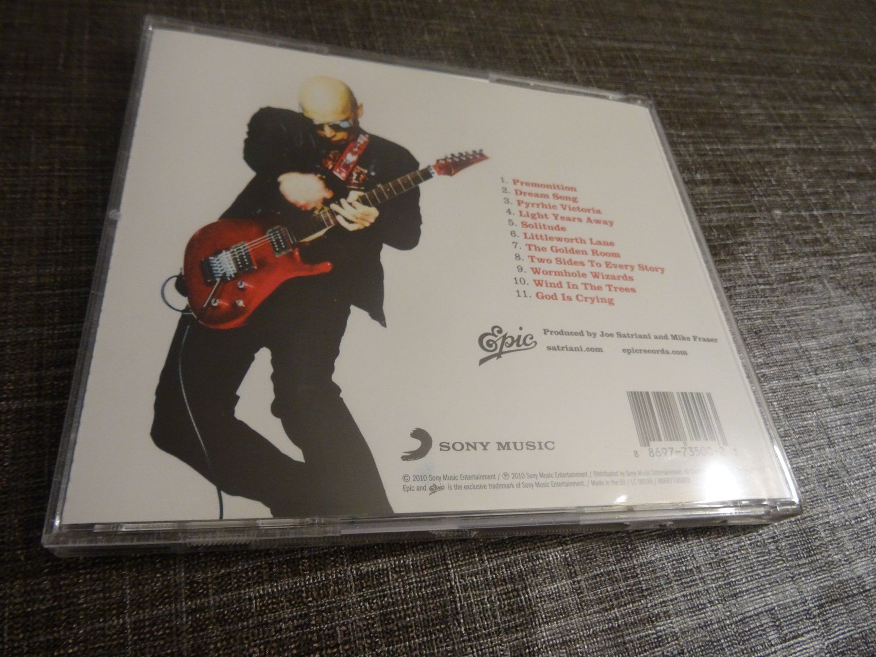 CD: Joe Satriani - Black Swans and Wormhole Wizards CD – Usato da Olten venduto da Disc-Ausverkauf 1