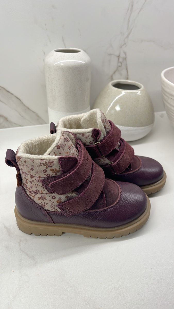 Scarpe per ragazze: Winter Stiefel Mädchen Wheat 26 – Usato da Täuffelen venduto da Nice800