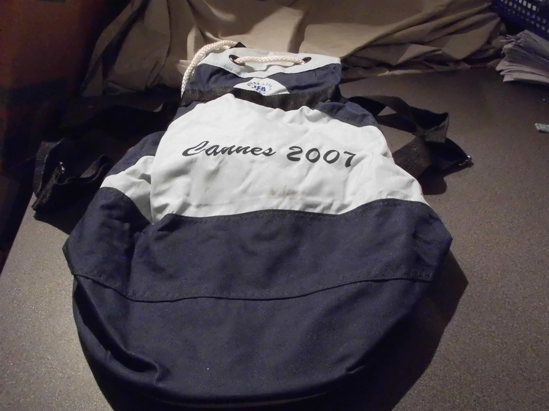 Rucksäcke: Rucksack, IFA, Cannes 2007, hell-dunkelb – Gebraucht aus Zürich von abraxas1291