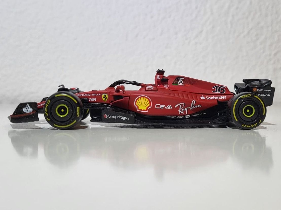 Bburago Modellautos: Formel 1          Redbull und Ferrari    1/43 – Neu (gemäss Beschreibung) aus Bottenwil von Toyscout 6