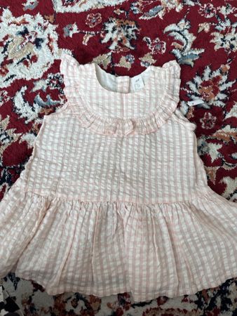  Sommerkleid mit Rüschen, Gr. 74/9M