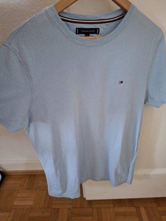 T-shirt Tommy Hilfiger bleu clair, taille M 