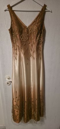 Elegantes, goldenes Abendkleid mit Stickereien,  Gr.M
