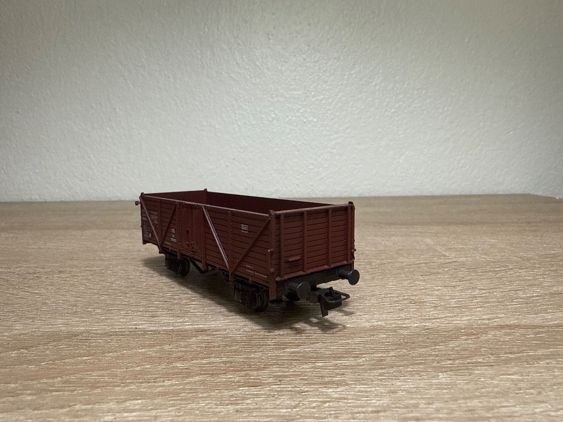 Roco Modellini di ferrovie: Roco Güterwagen DB H0 (87) – Usato da St-Aubin-Sauges venduto da Lo_Go 3