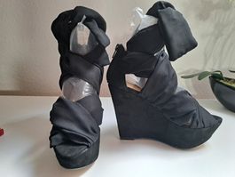 Neu Schwarze Plateau-Sandalen Gr. 38 - Blickfang!