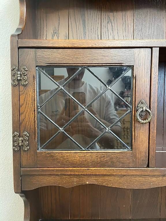 Credenze: Antik Tudor Oak Buffetschrank aus Eiche mit Bleiglas – Usato da Obernau venduto da Arche_Noah_Brocki 4