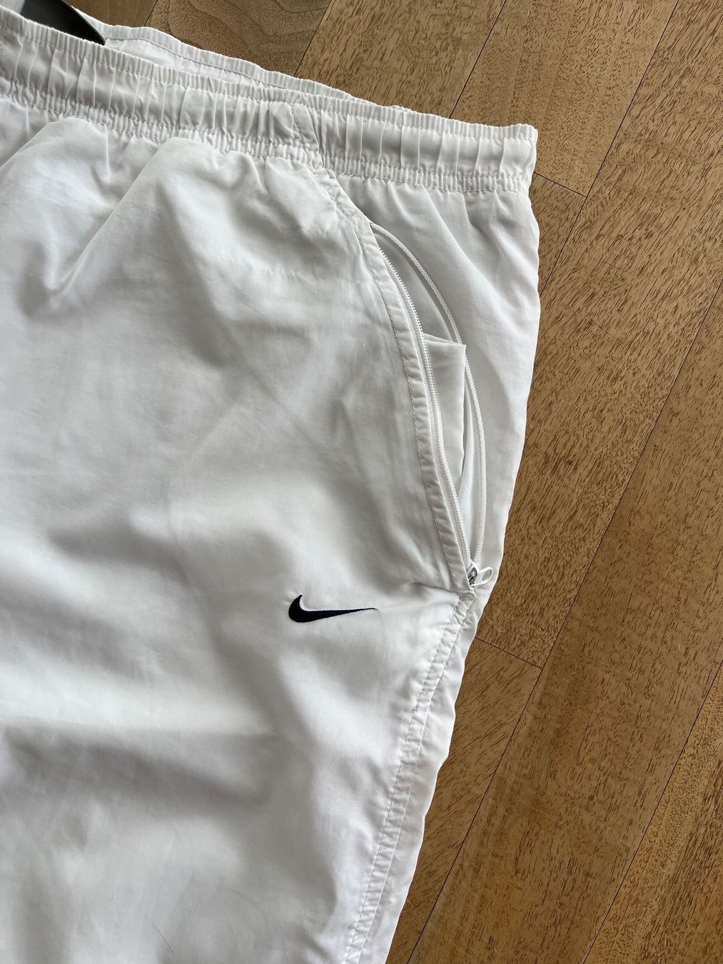 Nike Pantaloni: Nike Vintage Hosen – Usato da Madiswil venduto da nofox222 1