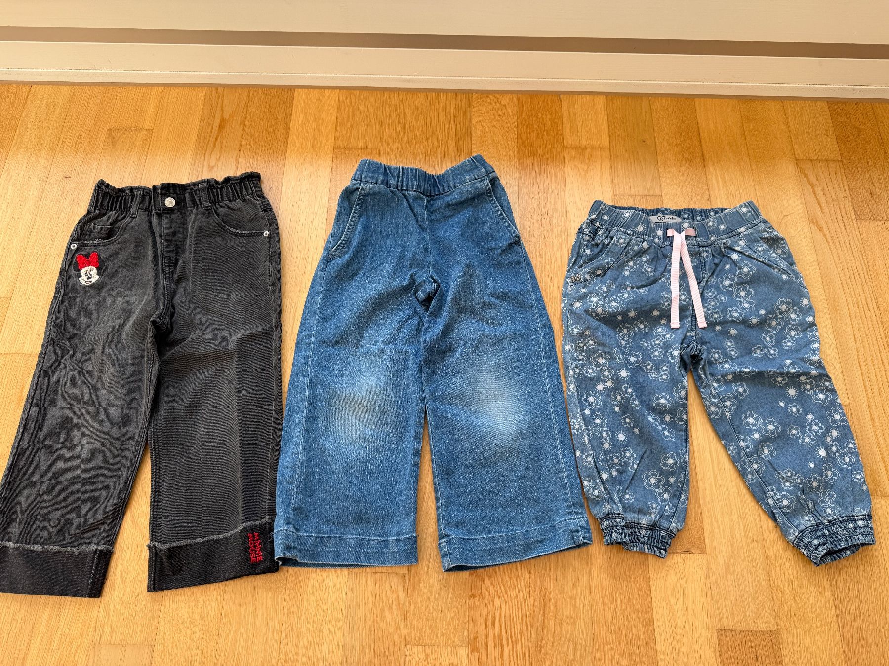 Hosen: Kleiderpaket Mädels, Grösse 104 & 116 – Gebraucht aus Baden von polveres