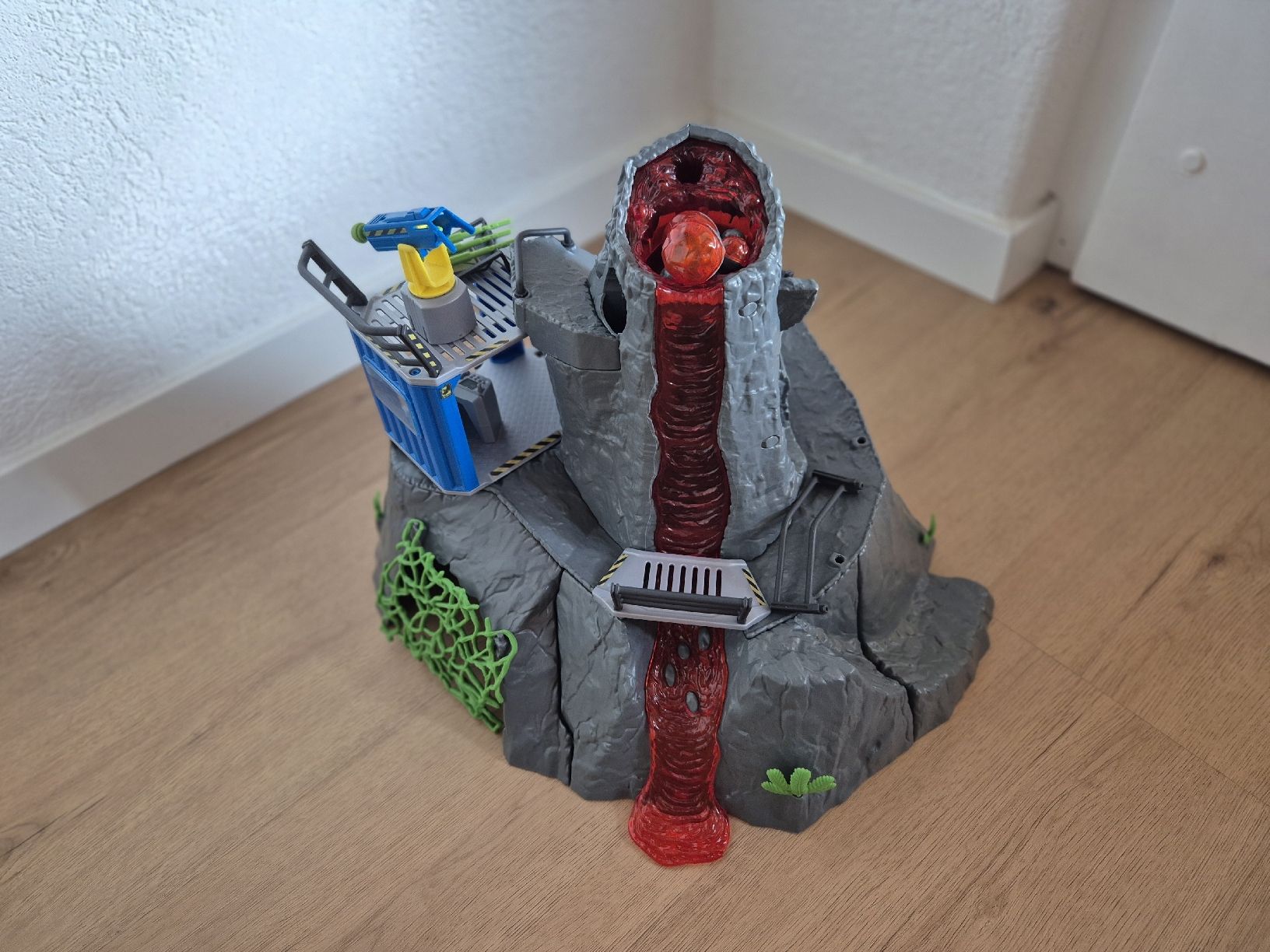 Schleich Spielzeuge: Schleich Dinosaurier Vulkan Spielset mit Lichteffekten! – Gebraucht aus Stettlen von sunneschindli 1