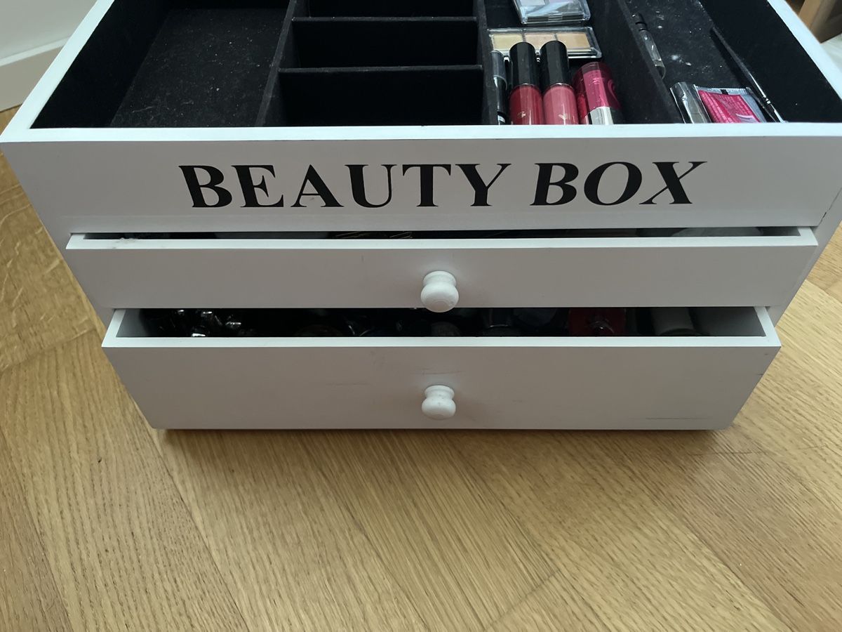 Make-up: Beauty Box Schminkaufbewahrung – Gebraucht aus Dietikon von na_129 2