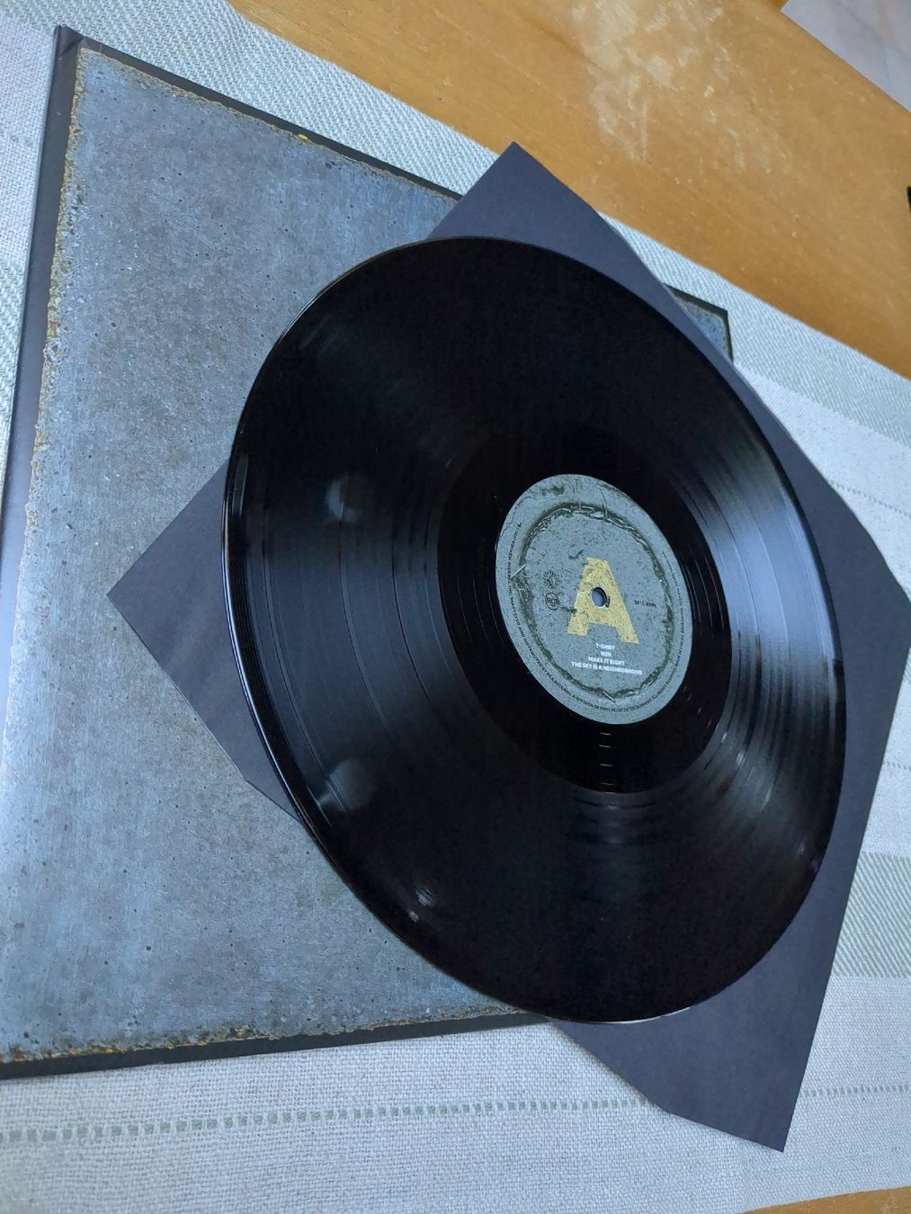 Dischi in vinile: Foo Fighters - Concrete and Gold – Nuovo (secondo la descrizione) da Euseigne venduto da Barbichette 2
