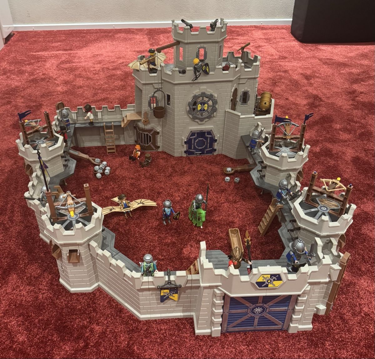 Playmobil Casette per bambini: Grosses Set Playmobil Ritterburg – Usato da Neyruz FR venduto da pavel5