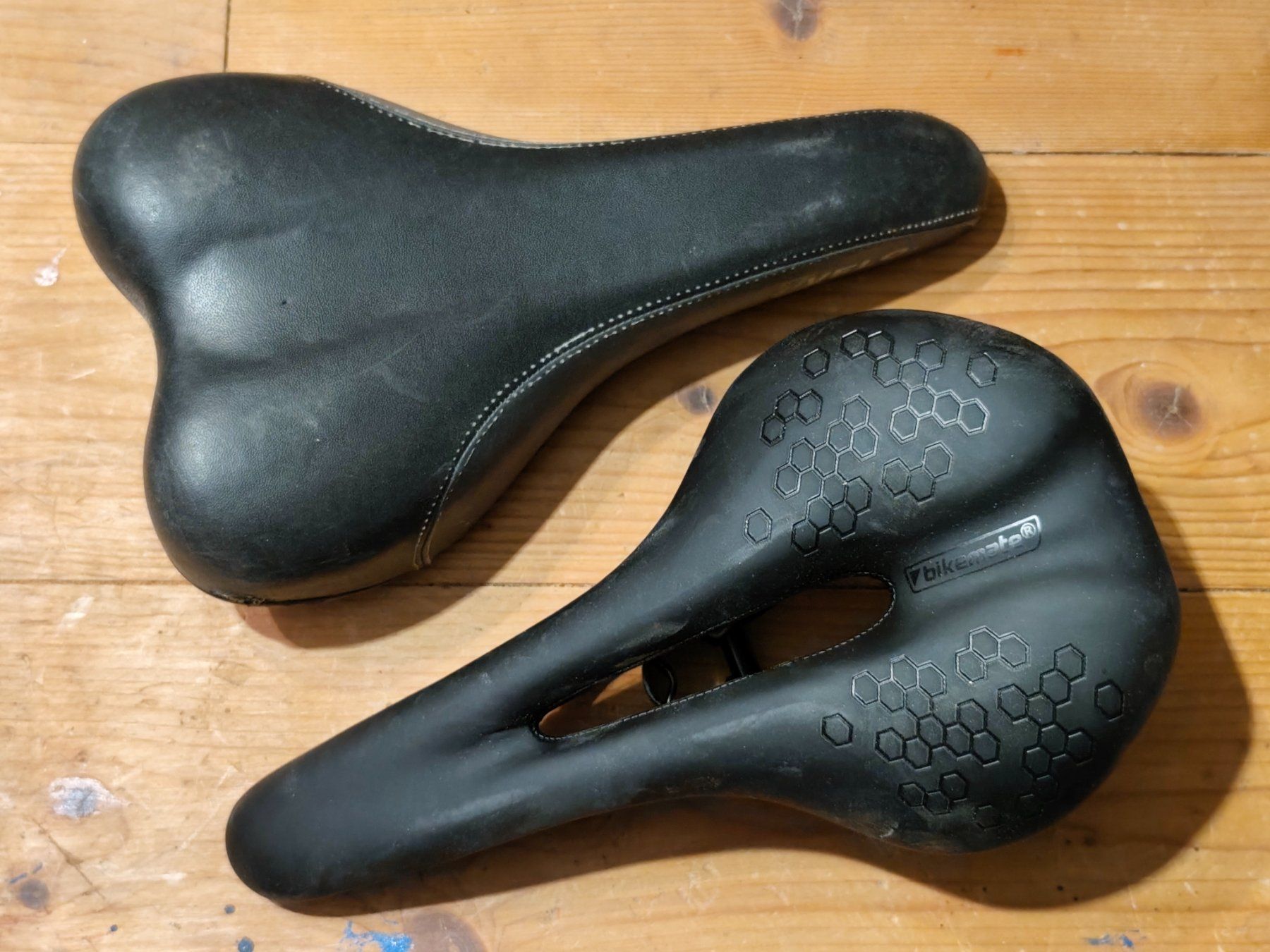 Pezzi di ricambio: Lot de 2 selles vélo, 1 neuve – Usato da Delémont venduto da antioque