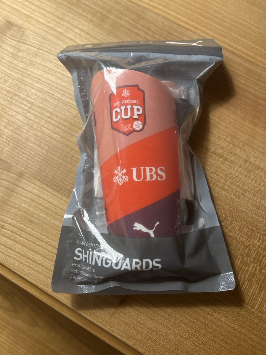 Porte da calcio e da hockey: Shinguards UBS – Nuovo e nell'imballaggio originale da Herisau venduto da B_Wienomeh