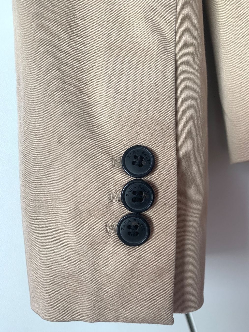 Zara Giacche: Veste / Blazer de tailleur Zara Basic taille M beige – Usato da Colombier NE venduto da Nikkon 2
