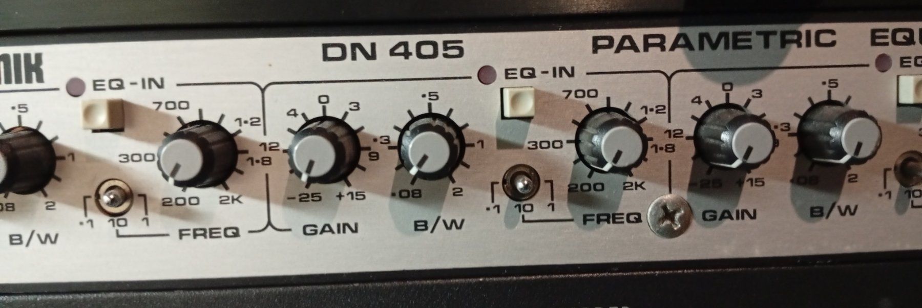 Equalizer: KLARK-TEKNIK DN 405 PARANETRIC EQUALISER – Gebraucht aus Zénauva von Alois6 2