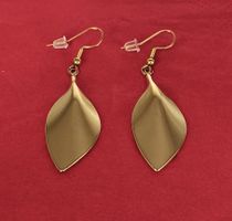 Edelstahlohrringe 18K vergoldet, Blatt mattglanz
