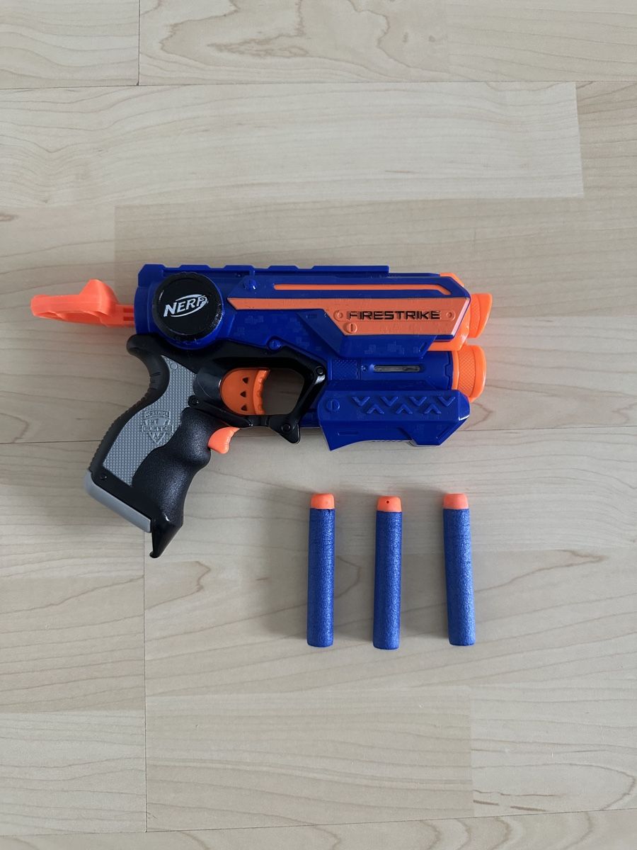 Giocattoli: Pistola Nerf Firestrike con dardi e laser – Nuovo (secondo la descrizione) da Losone venduto da Lucajar