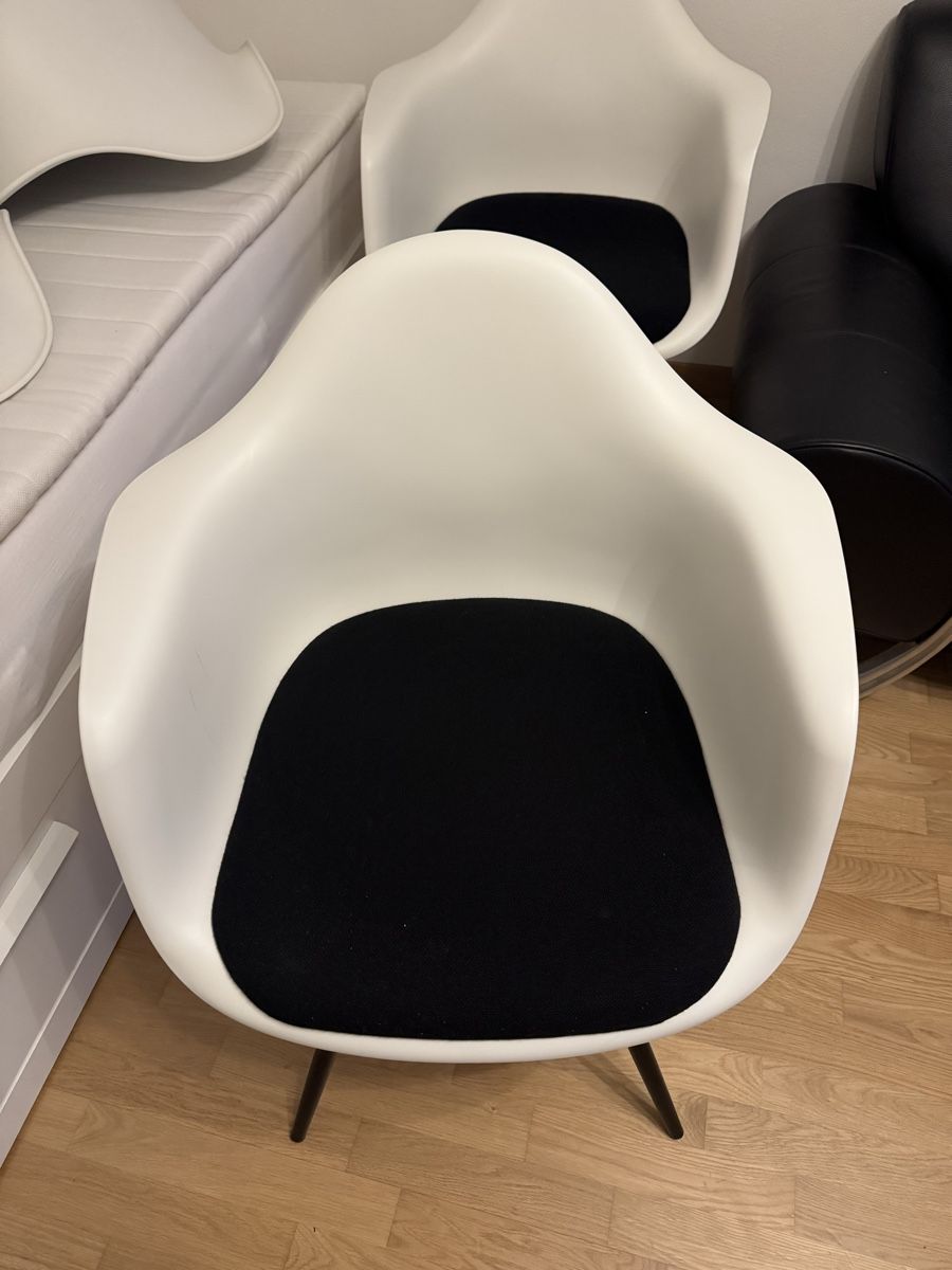 Eames Sedie: Vitra eames plastic chair daw weiss – Usato da zürich venduto da Mito3