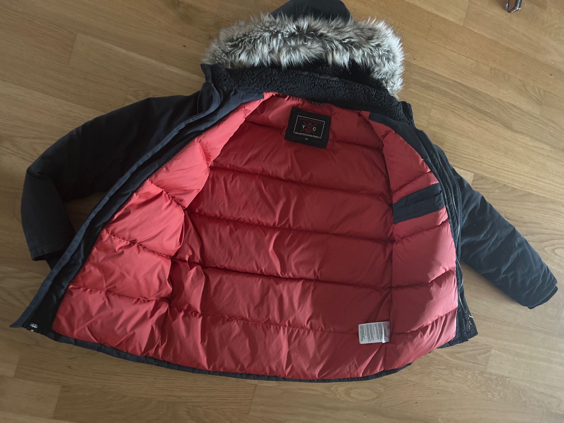 C&A Giacche & Cappotti: Winterjacke Daunen Jungen – Usato da Schlieren venduto da Gizmo8952 2