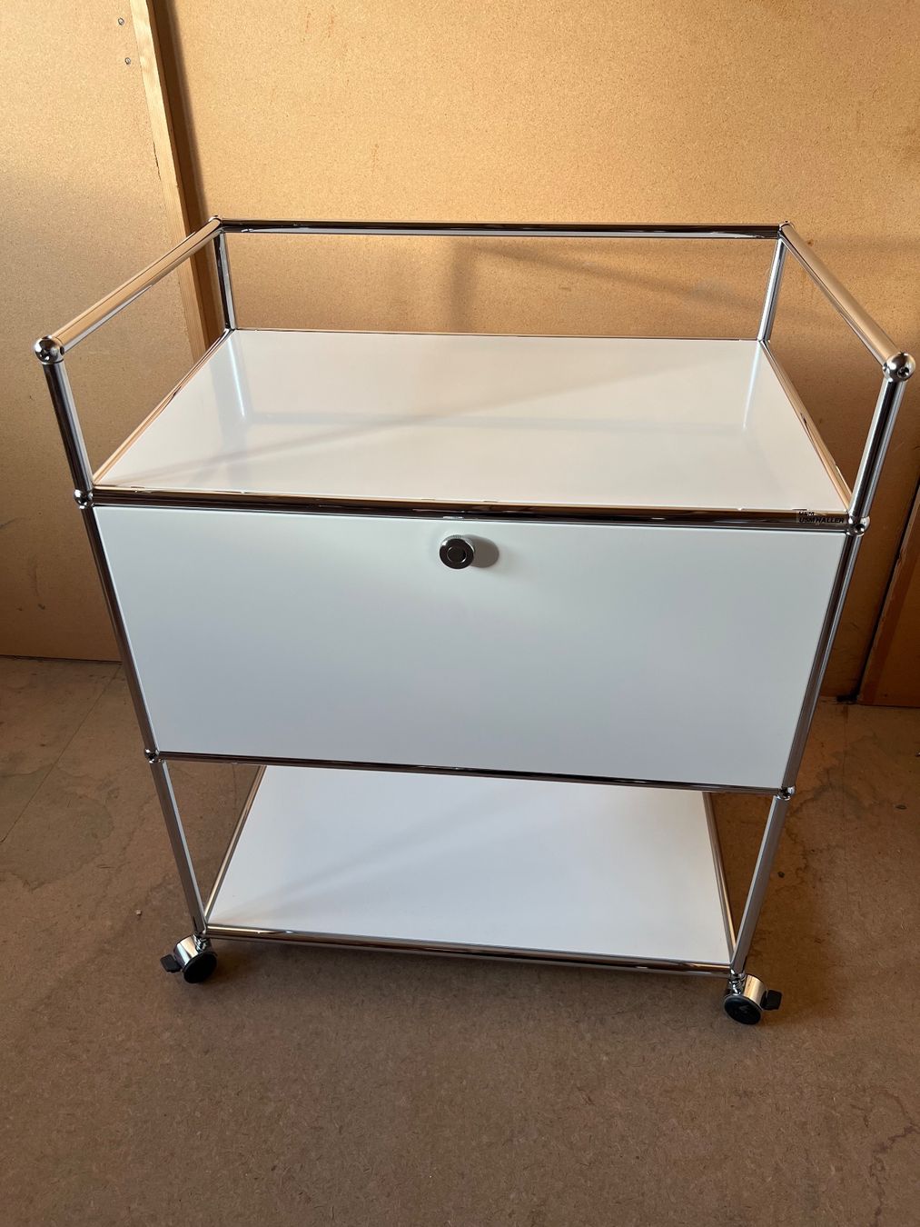 USM Scaffali: Usm Haller Highboard (cafe ,drucker tisch) – Usato da Nidau venduto da Eisblume
