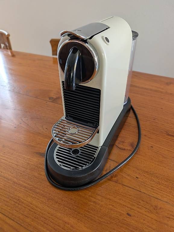 Kaffeemaschinen & Espressomaschinen: Nespresso CitiZ Kaffeemaschine  weiss – Gebraucht aus Zürich von McFlurry49