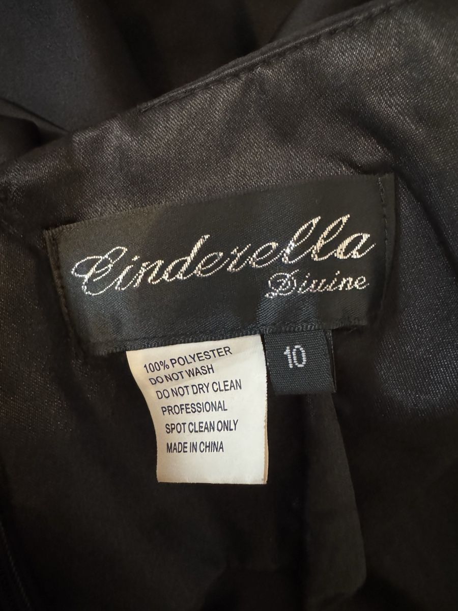 Kleider: Black elegant dress size M – Gebraucht aus Adliswil von sskb 2