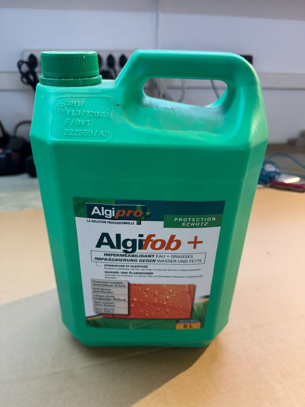 Sonstiges Fahrzeugzubehör: Algifob+ Imperméabilisant Eau Graisses 2L – Gebraucht aus Tatroz von DanielCut