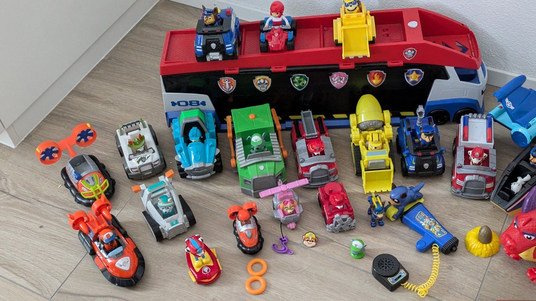Hasbro Giocattoli: Riesiges Paw Patrol Set inkl. Patroller – Usato da Staufen venduto da Fleby84 1