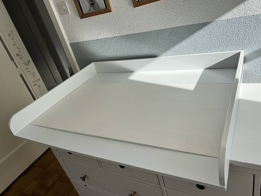 Fasciatoi & Accessori: Wickelaufsatz Kommode Hemnes IKEA  – Usato da Spiegel b. Bern venduto da FabienneCl 2