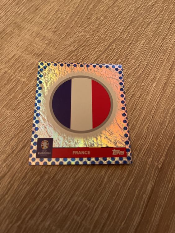 Insigne Topps Euro 2024 Pays De Galles – Parallèle Bleu RARE – WAL 1 – Neuf