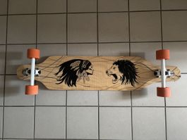 Longboard Luxe mit Motiv und orangen Rollen gebraucht