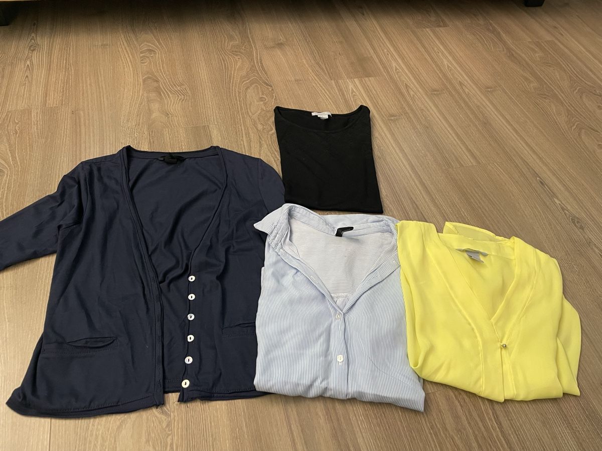 H&M Kleiderpakete: Hm - blouses femme taille XS/S – Gebraucht aus Sierre von Ruyfigas