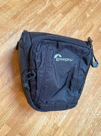 2x Kamera Schultertaschen, Lowepro, 2l und 4l