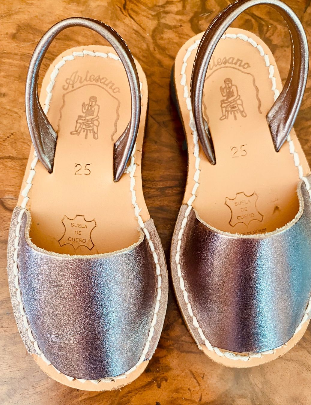 Schuhe für Mädchen: Minorquines Leder Mädchensandale NEU – Neu (gemäss Beschreibung) aus Zürich von Sol65