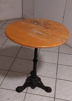 Bistrotisch, mit Gusseisen-Fuss