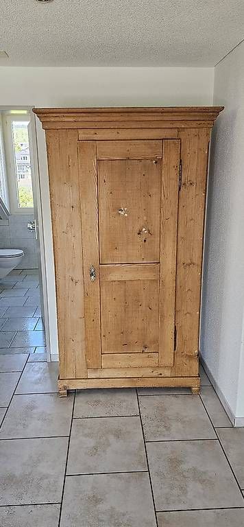 Armadi: Antiker Schrank – Usato da Seengen venduto da Mic6 1