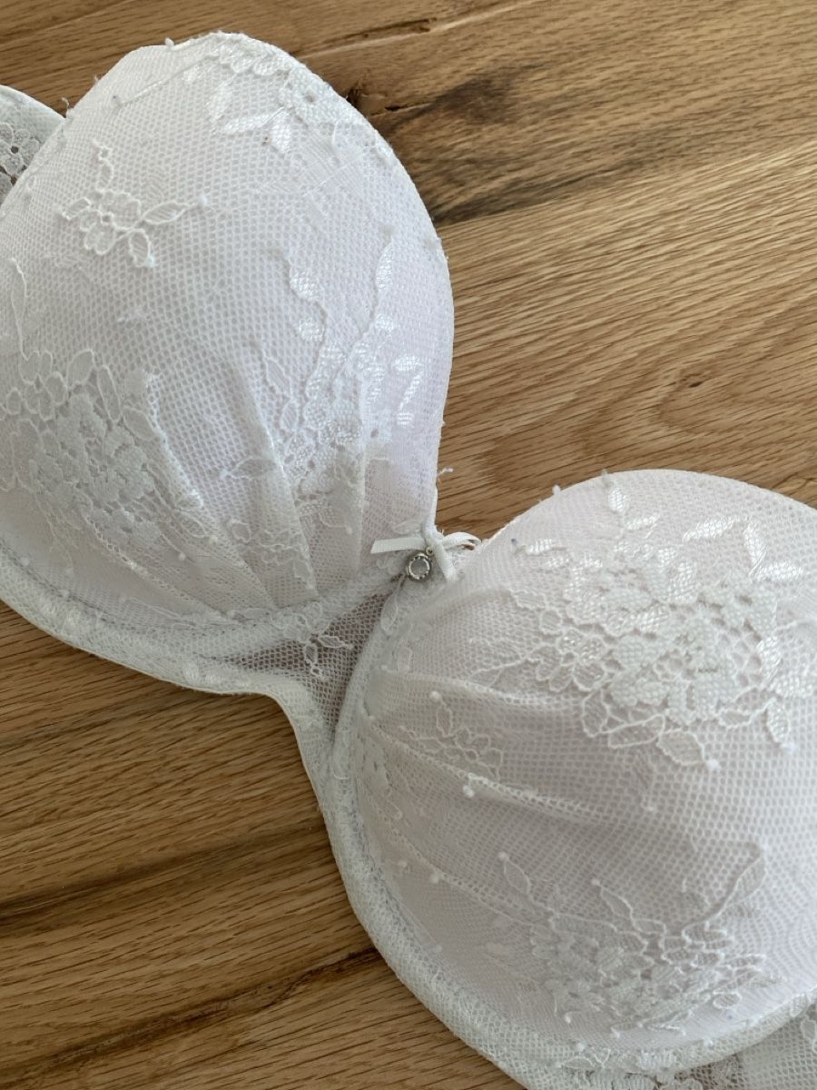 Altra biancheria intima: BH trägerlos – Usato da Eiken venduto da jessycat01