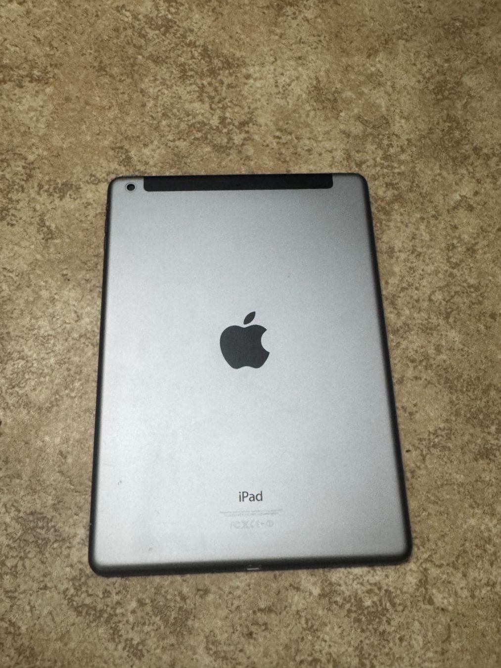 Apple Tablet PC: Apple iPad Air / Wifi + 4G – Gebraucht aus Hombrechtikon von SPS-Liquidationen 2