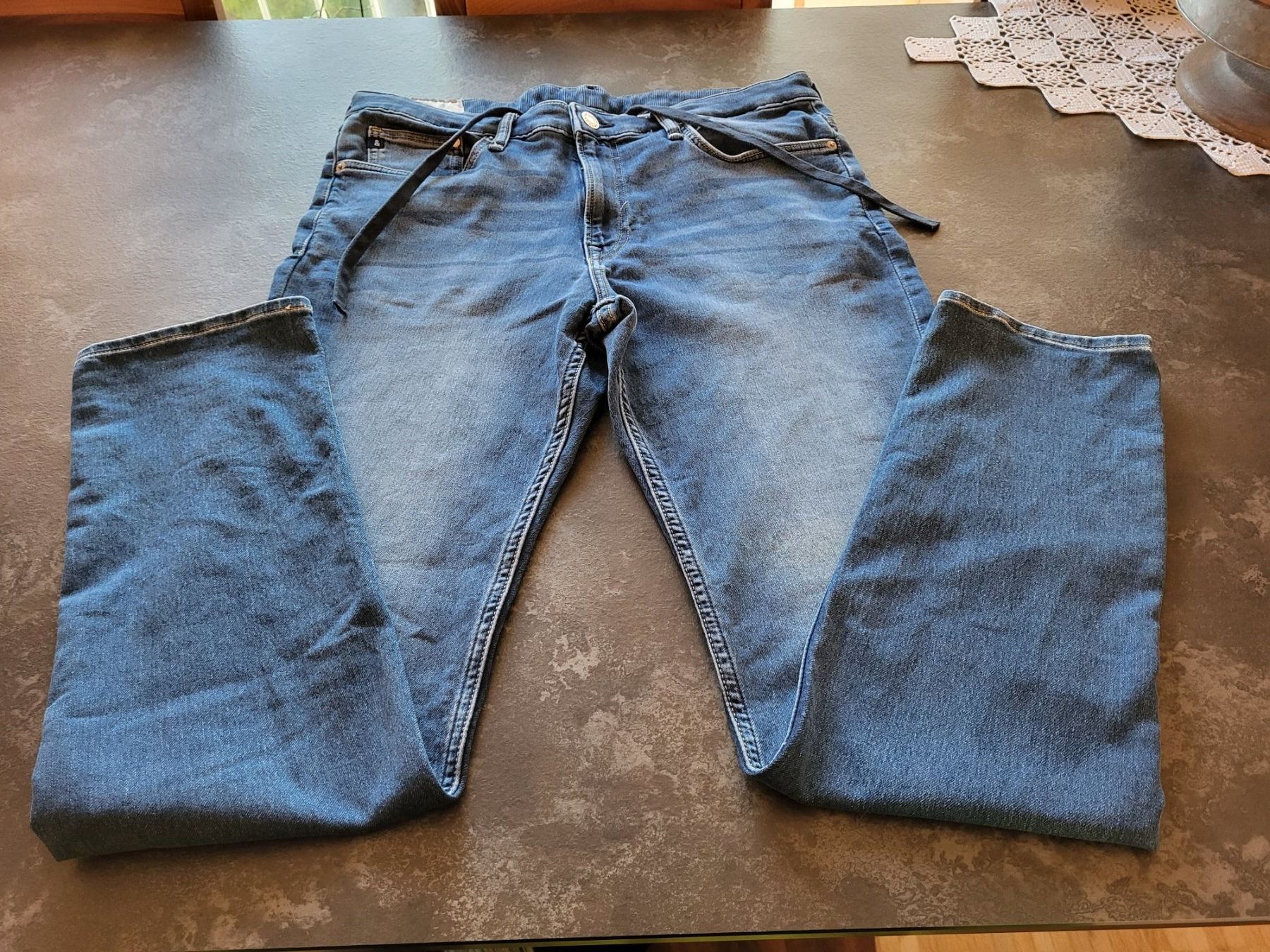 Jeans: Herren-Jeans – Neu (gemäss Beschreibung) aus Oberuzwil von cgc_l2jm
