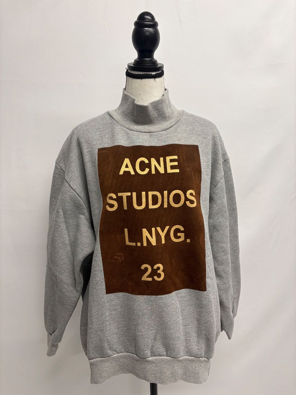 Acne Studios Maglioni & Felpe: Acne Studios Pullover Sweatshirt grau Turtleneck – Usato da Regensdorf venduto da secondchancefashion